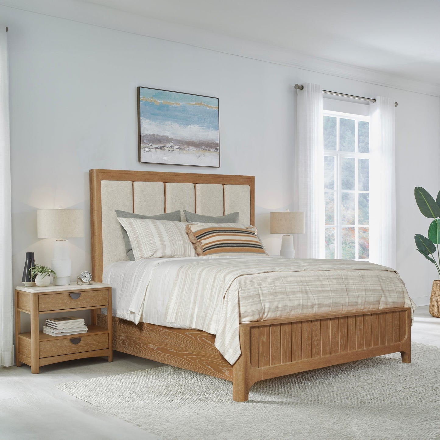 ESCAPE QUEEN PANEL BED