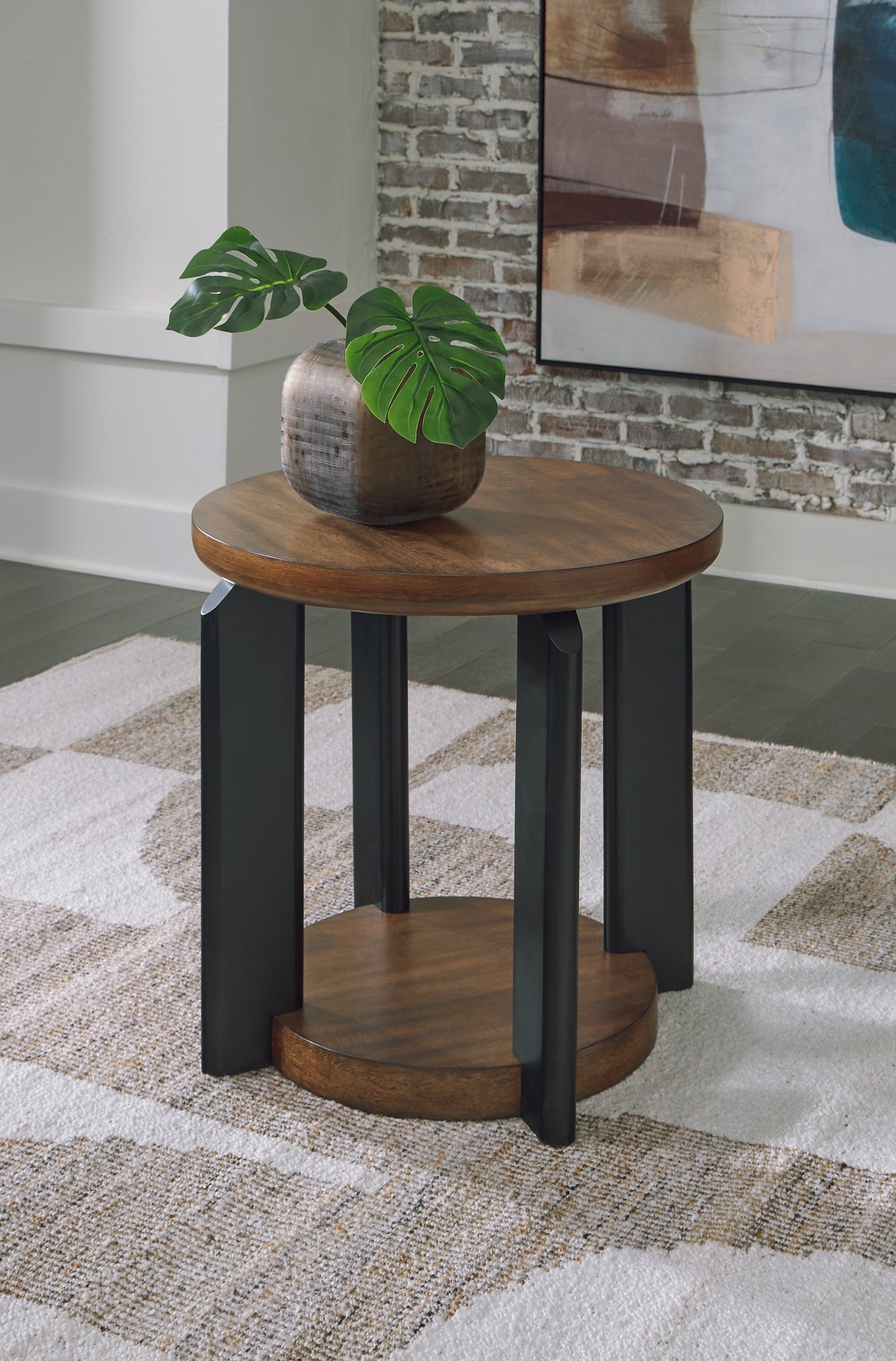 Ashley Express - Kraeburn Round End Table